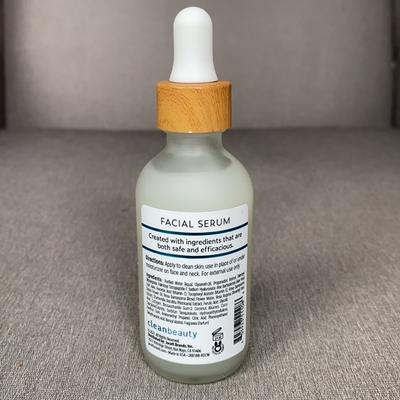 Clean Beauty Retinol Facial Serum with Peptides - Picture 5 of 6